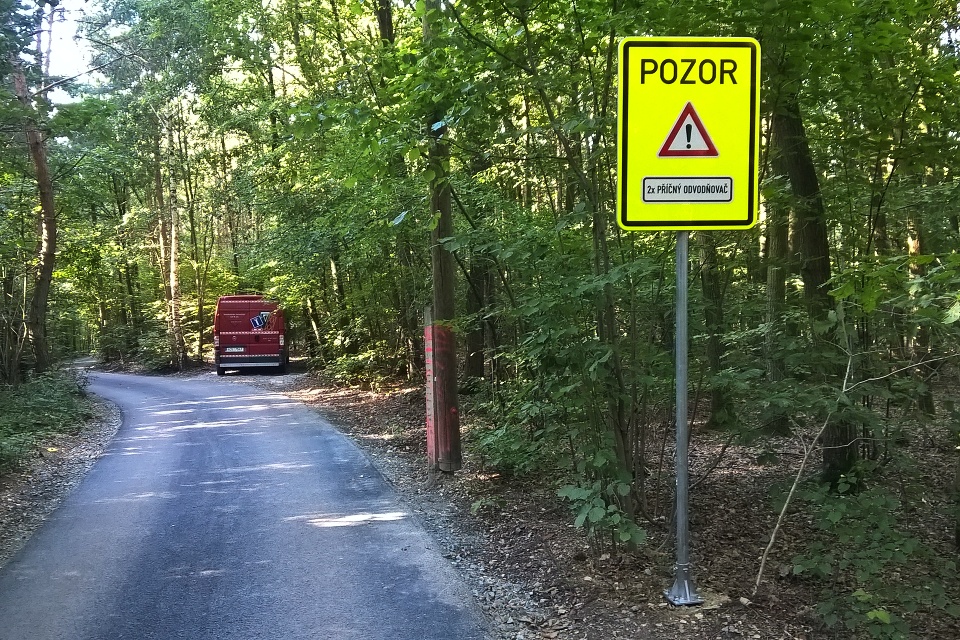 08 Svislé značení