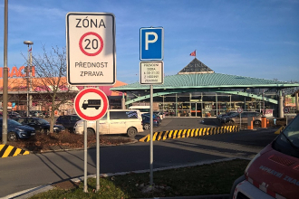 55 Svislé značení