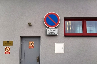 53 Svislé značení